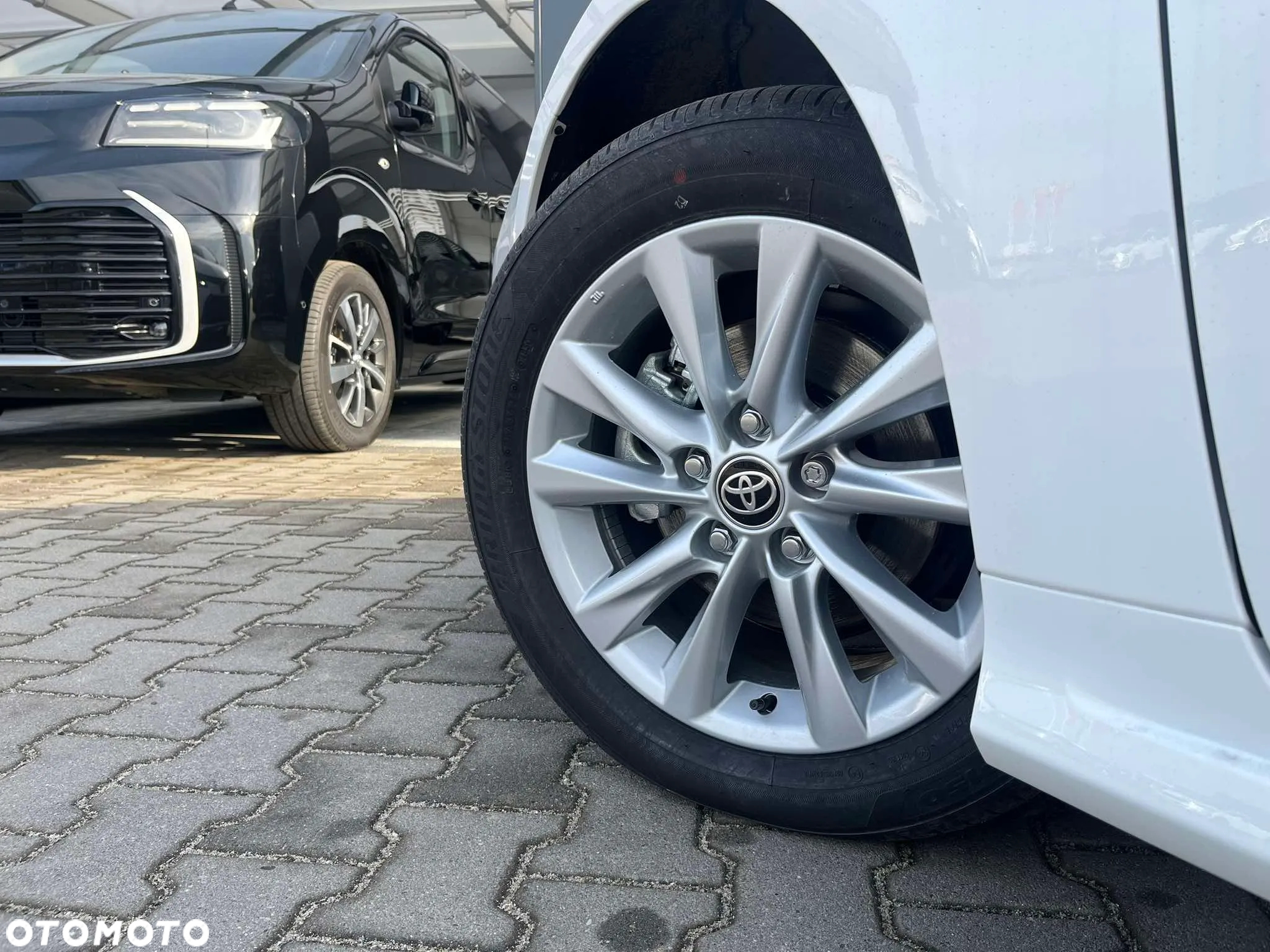Toyota Corolla 1.8 Hybrid Comfort - 11