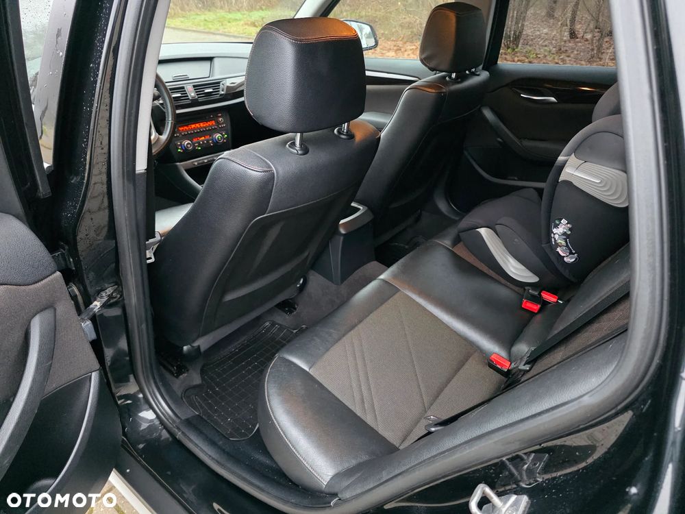 BMW X1 sDrive16d xLine - 26