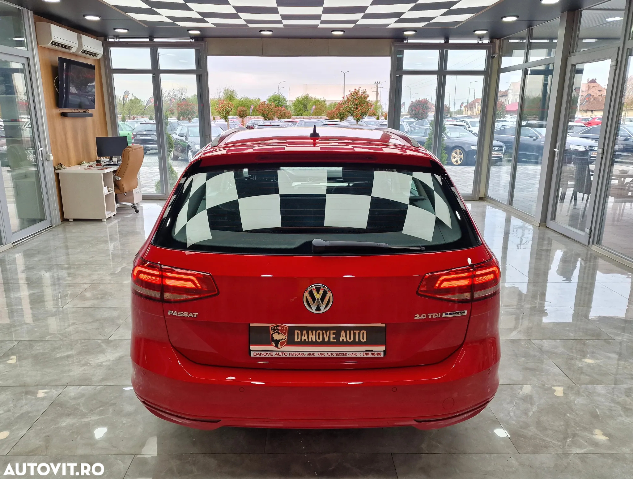 Volkswagen Passat Variant 2.0 TDI (BlueMotion Technology) Comfortline - 11