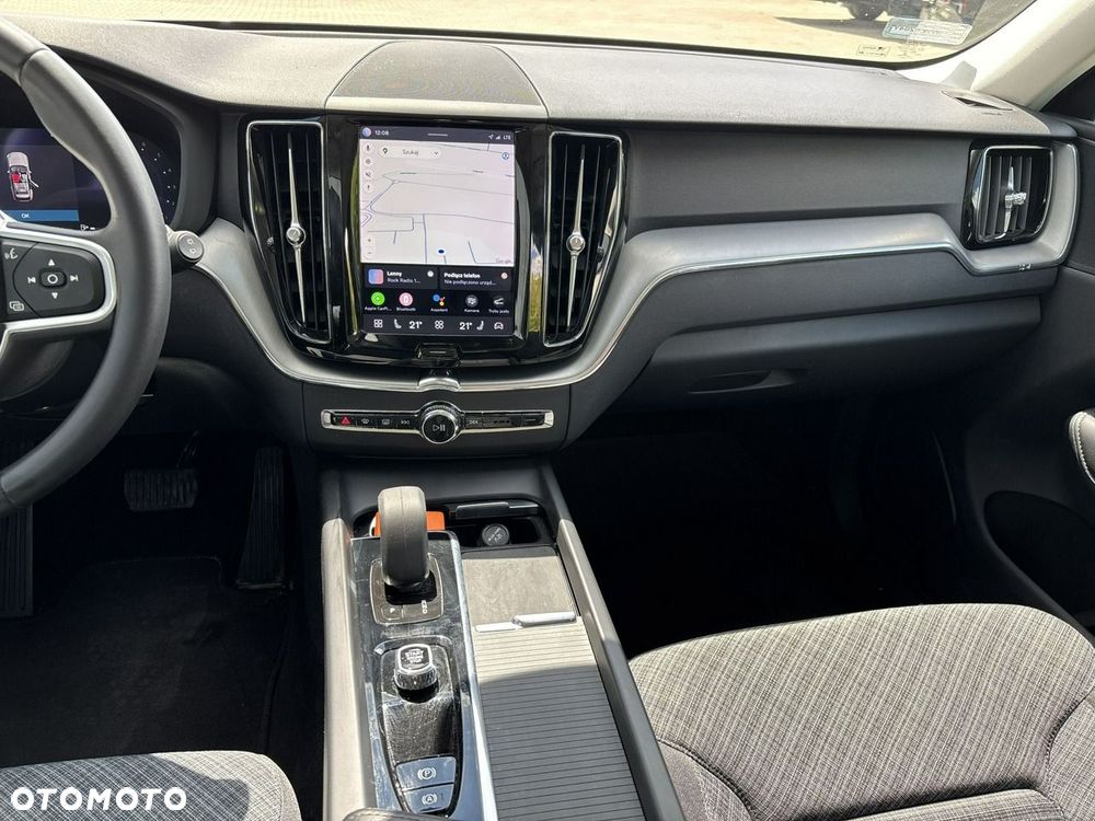 Volvo XC 60 B4 D Momentum Pro - 22
