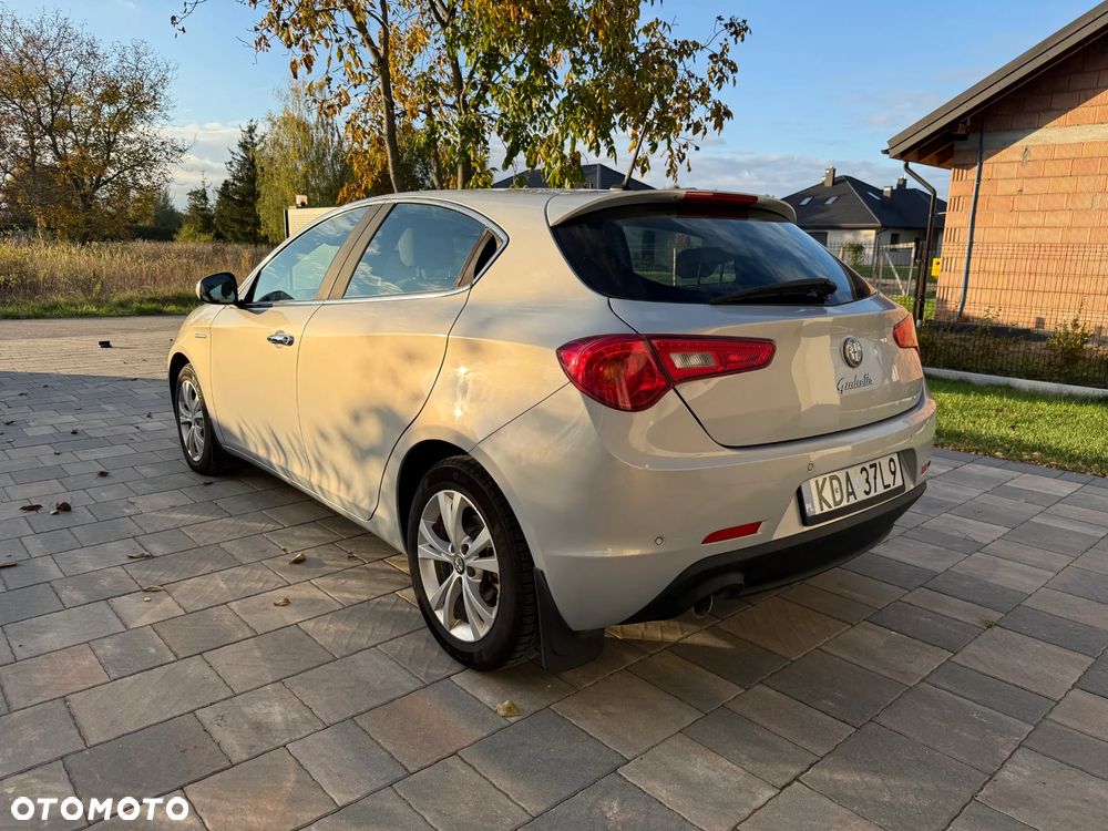 Alfa Romeo Giulietta 2014 photo 4