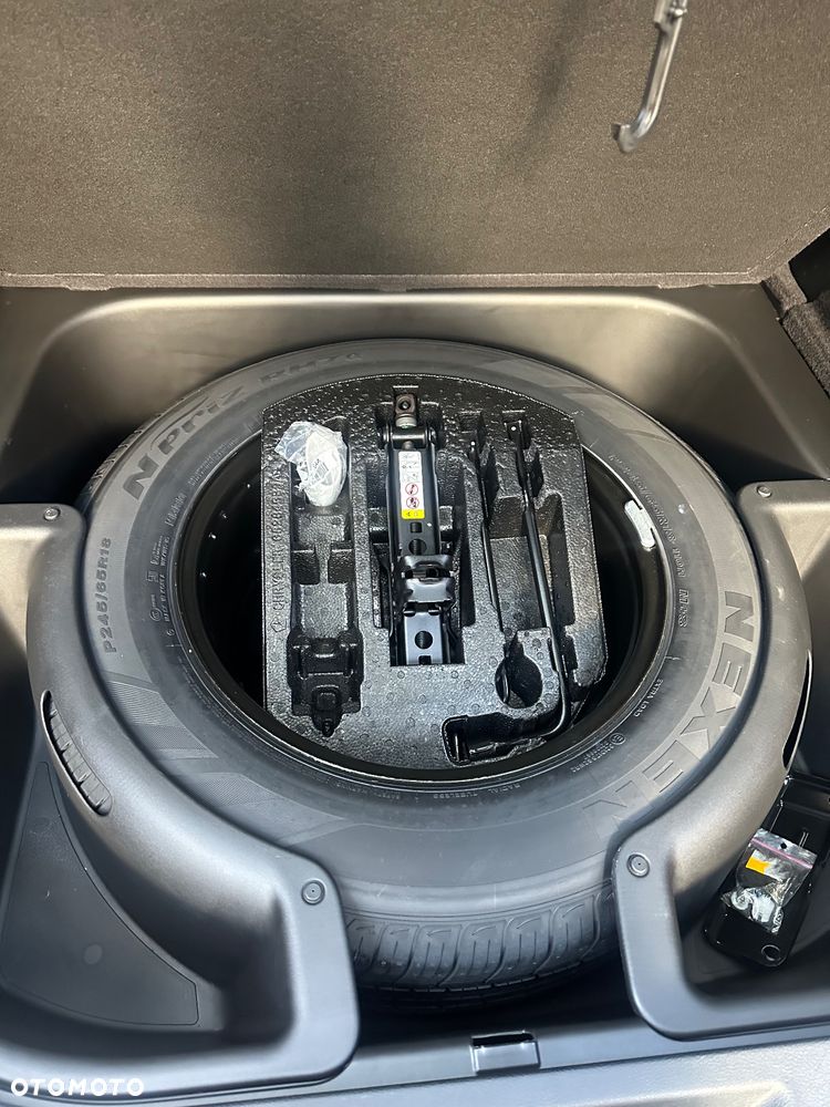 Jeep Grand Cherokee 5.7 V8 HEMI Summit - 32