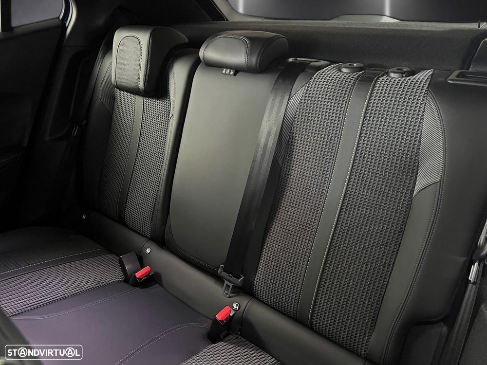 Peugeot 2008 1.2 PureTech GT EAT8 - 15