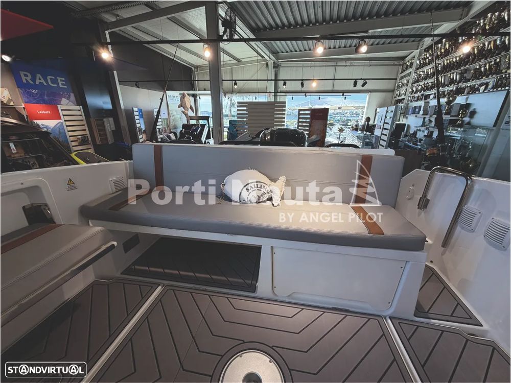 Beneteau Flyer 8 SUNdeck V2 - 7