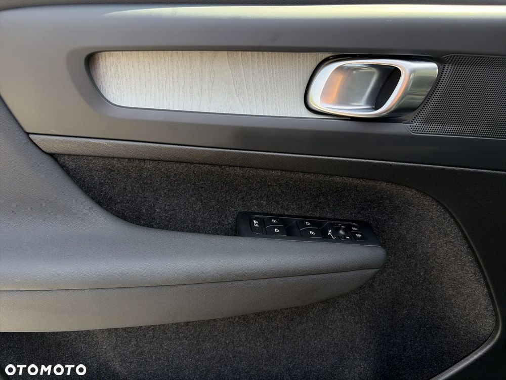 Volvo XC 40 B3 Core - 12