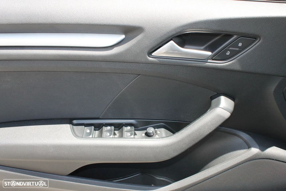 Audi A3 1.6 TDI Attraction Ultra - 21