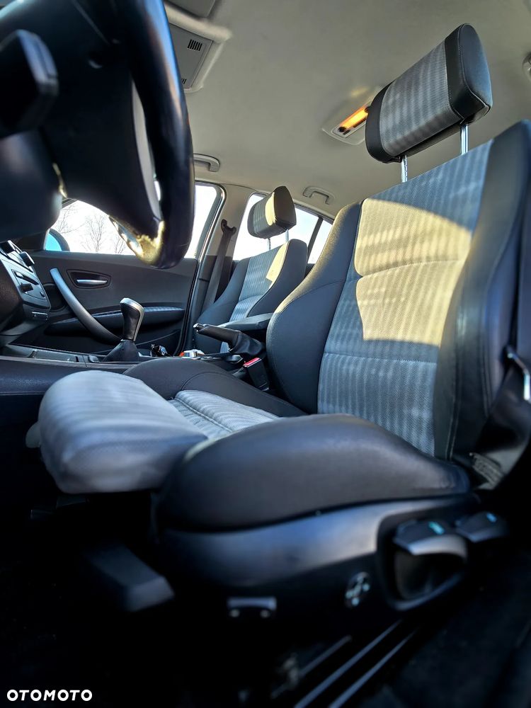 BMW Seria 1 120d - 14