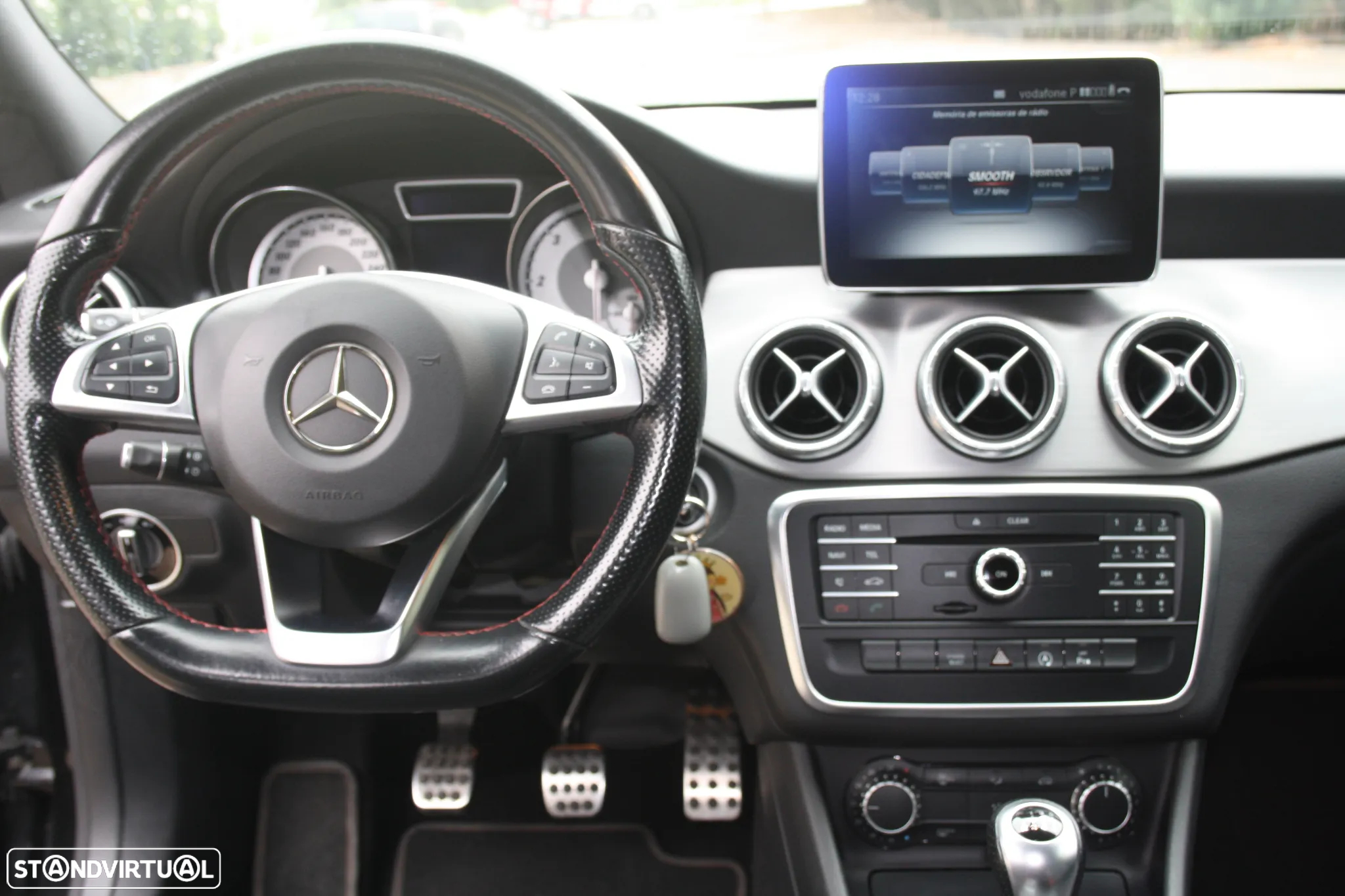 Mercedes-Benz CLA 180 d Shooting Brake AMG Line - 42