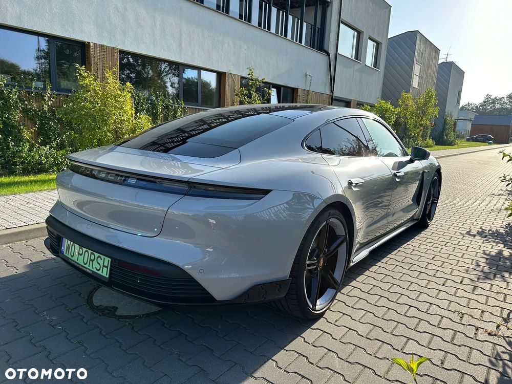 Porsche Taycan Performance Plus - 5