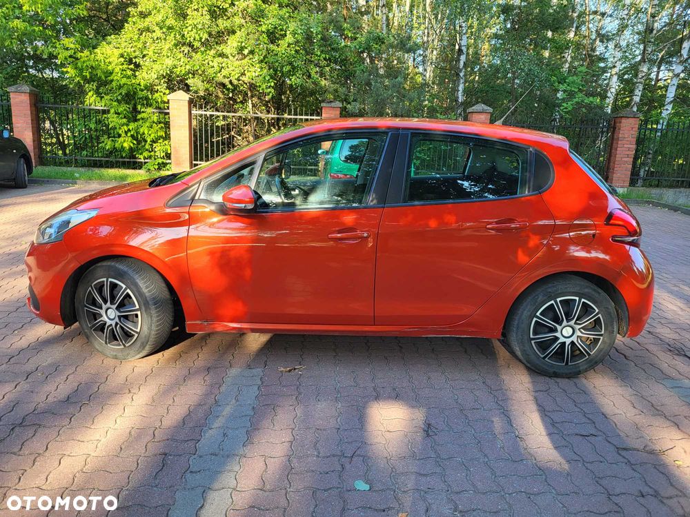 Peugeot 208 - 5