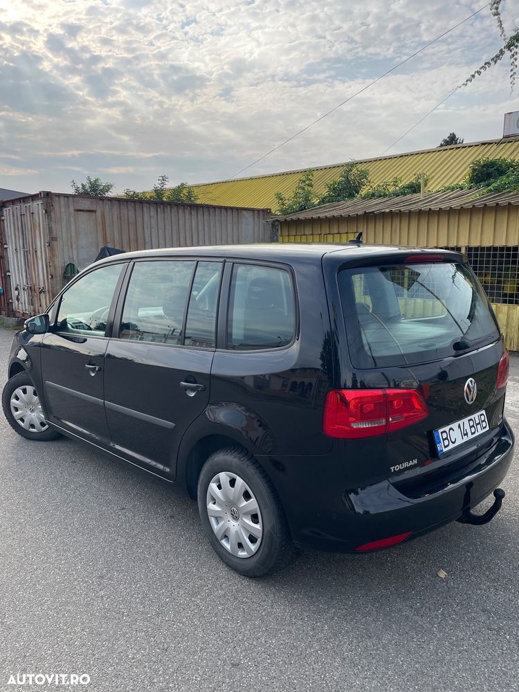 Volkswagen Touran - 4