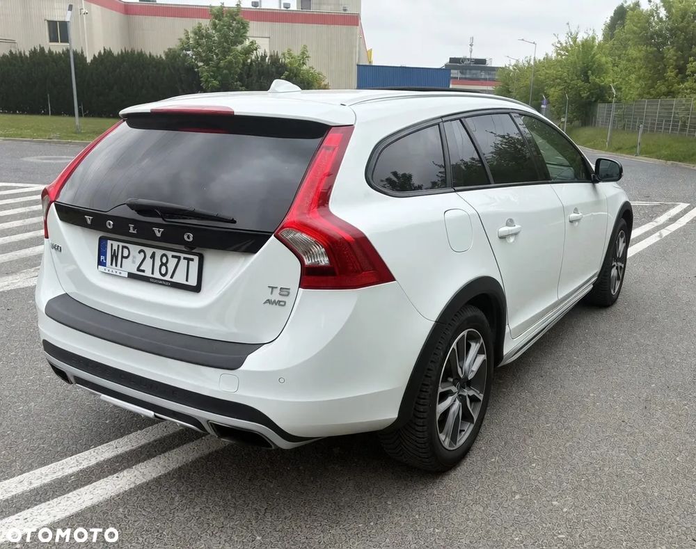Volvo V60 Cross Country T5 AWD Geartronic Summum - 8
