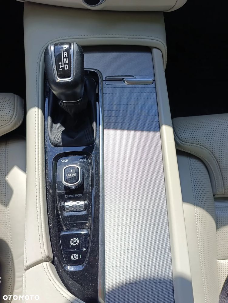 Volvo V90 D4 Inscription - 16