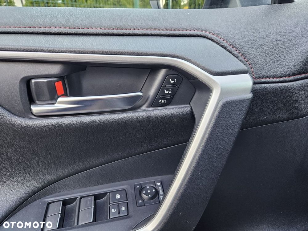 Toyota RAV4 - 8
