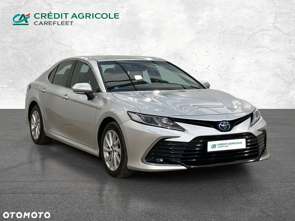 Toyota Camry - 4