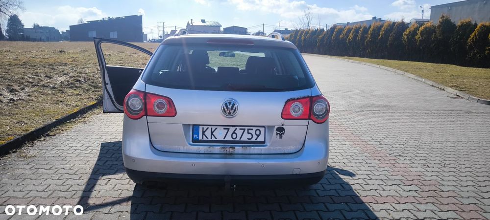 Volkswagen Passat 2.0 TDI Comfortline - 9