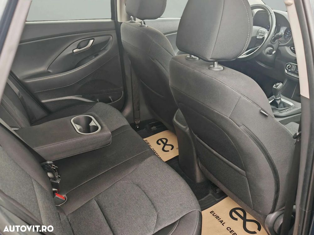 Hyundai i30 1.5 110CP M/T Highway - 12