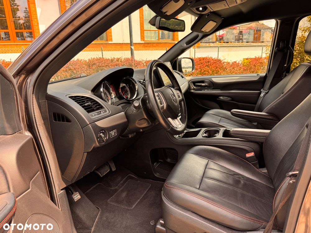 Dodge Grand Caravan 3.6 R/T - 14