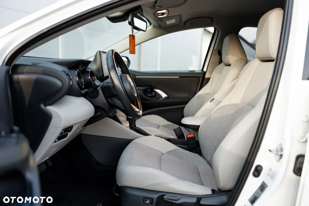 Toyota Yaris Hybrid 1.5 Executive - 24