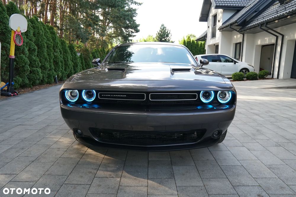 Dodge Challenger - 6