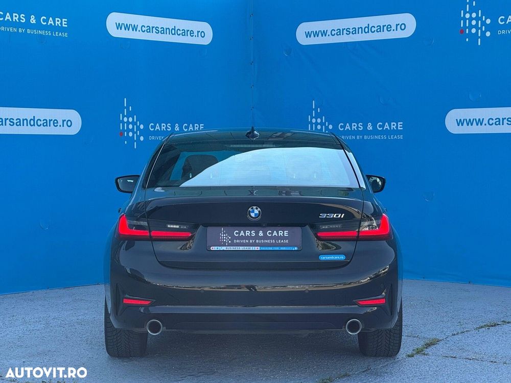 BMW Seria 3 330i xDrive AT - 14