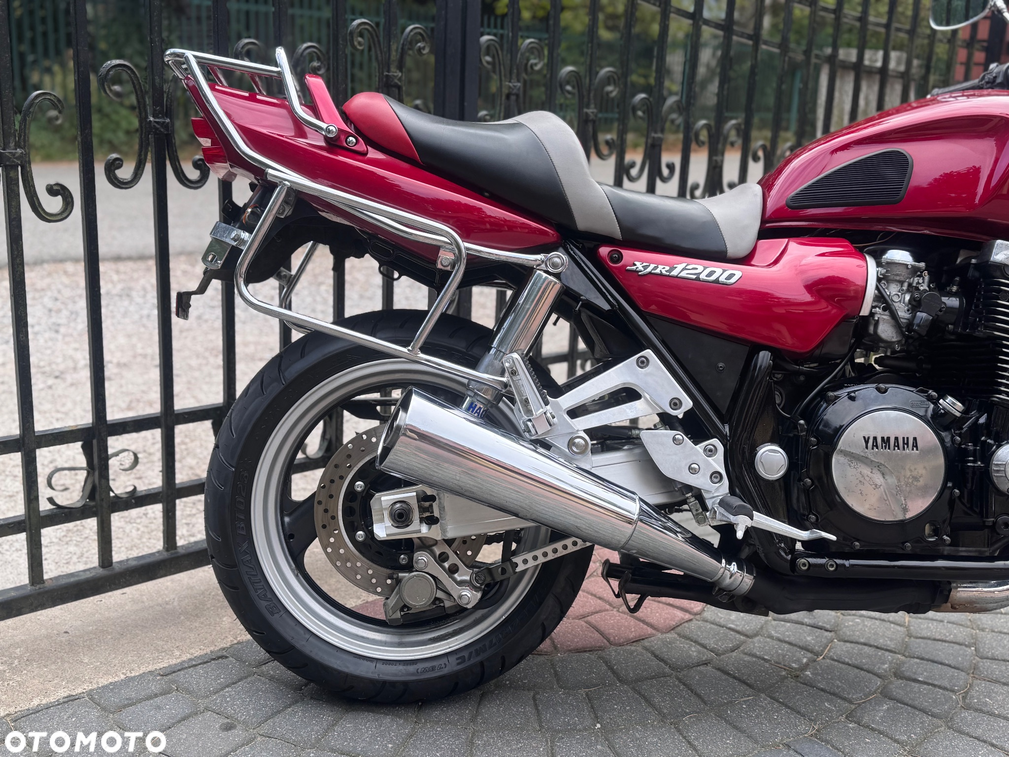 Yamaha XJR - 10