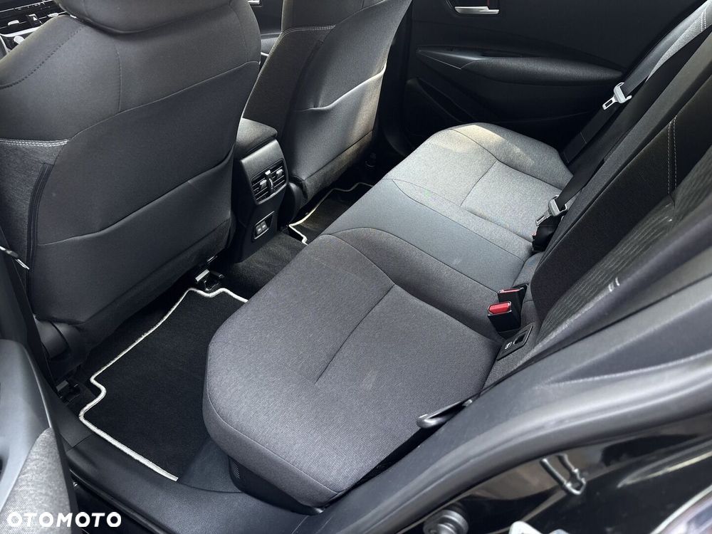 Toyota Corolla 1.8 Hybrid Comfort - 12