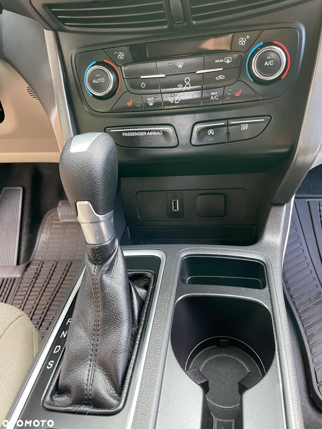Ford Escape ver-1-5-ecoboost-awd-se - 10