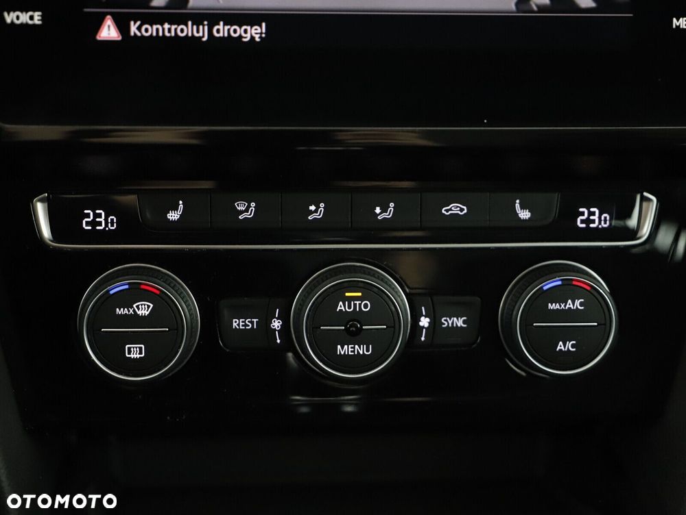 Volkswagen Passat - 19