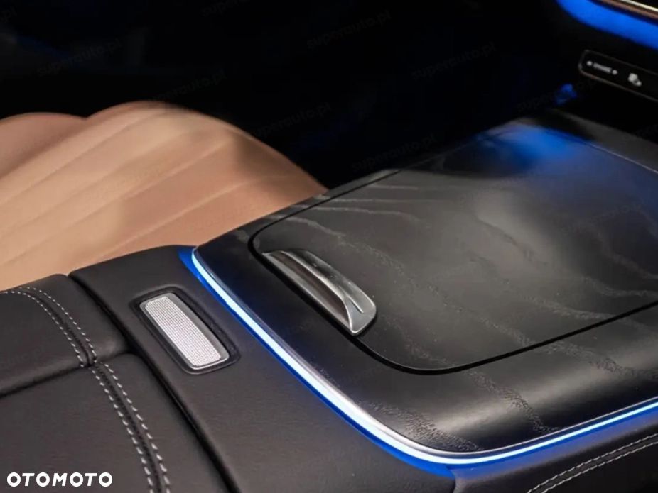 Mercedes-Benz Klasa E 220 d mHEV 4-Matic AMG 9G-Tronic - 14