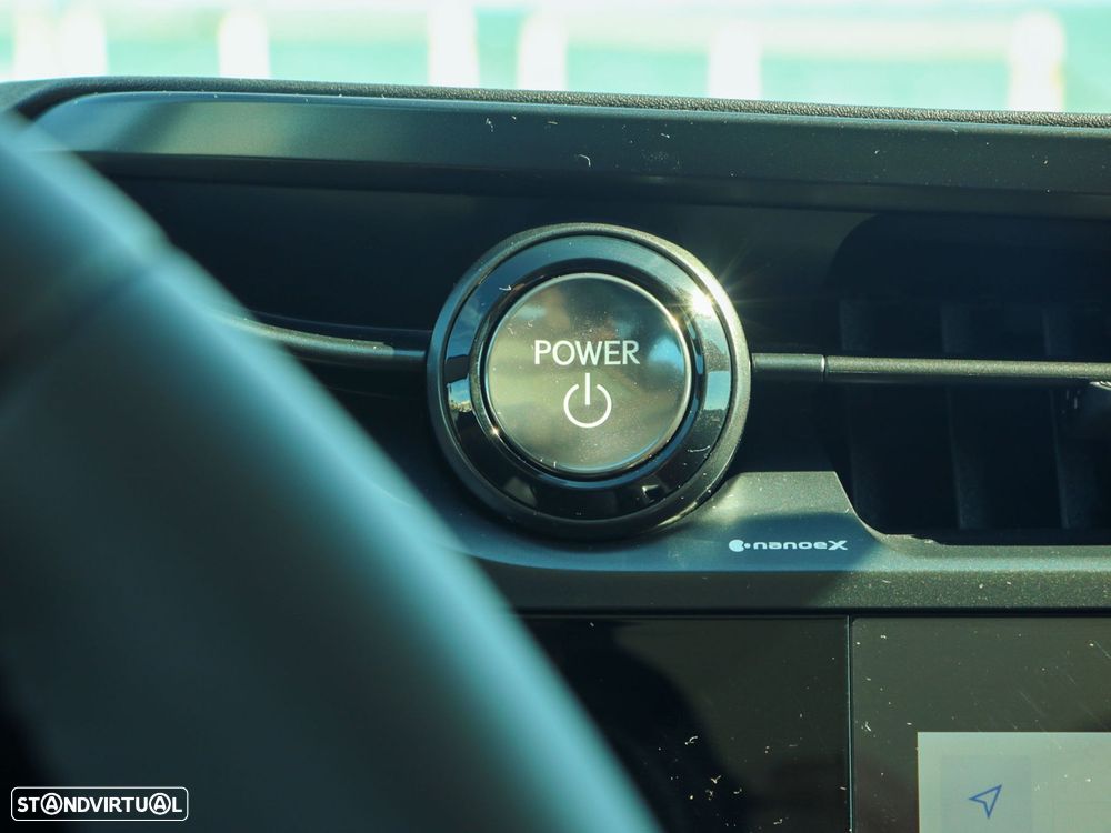 Lexus RZ 450e Luxury Bi-Tone - 31