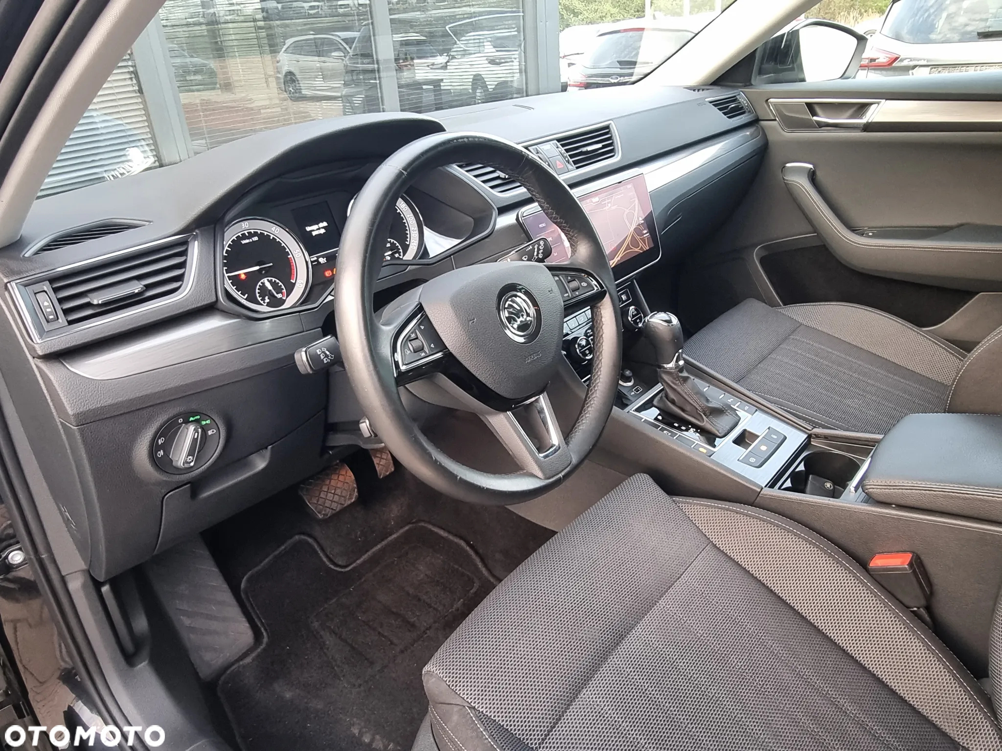 Skoda Superb 2.0 TDI SCR Style DSG - 25