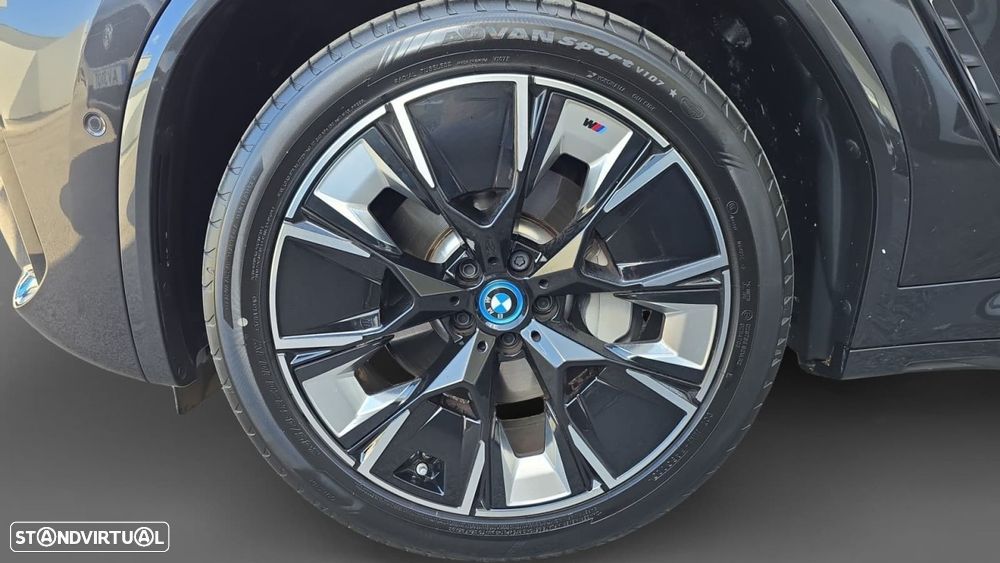 BMW iX3 M Sport Impressive - 15