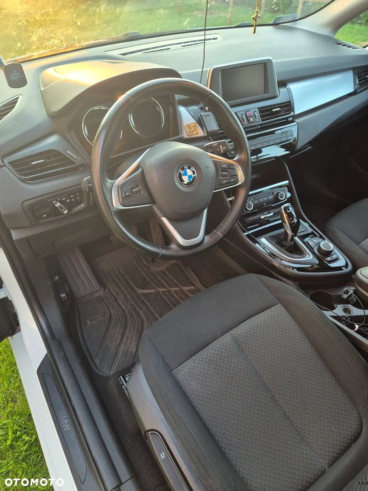 BMW Seria 2 218i - 4