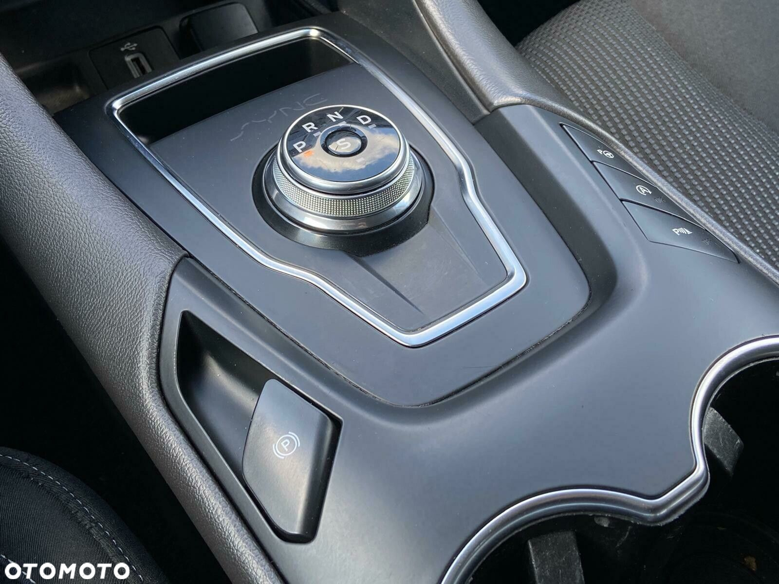 Ford Mondeo - 24