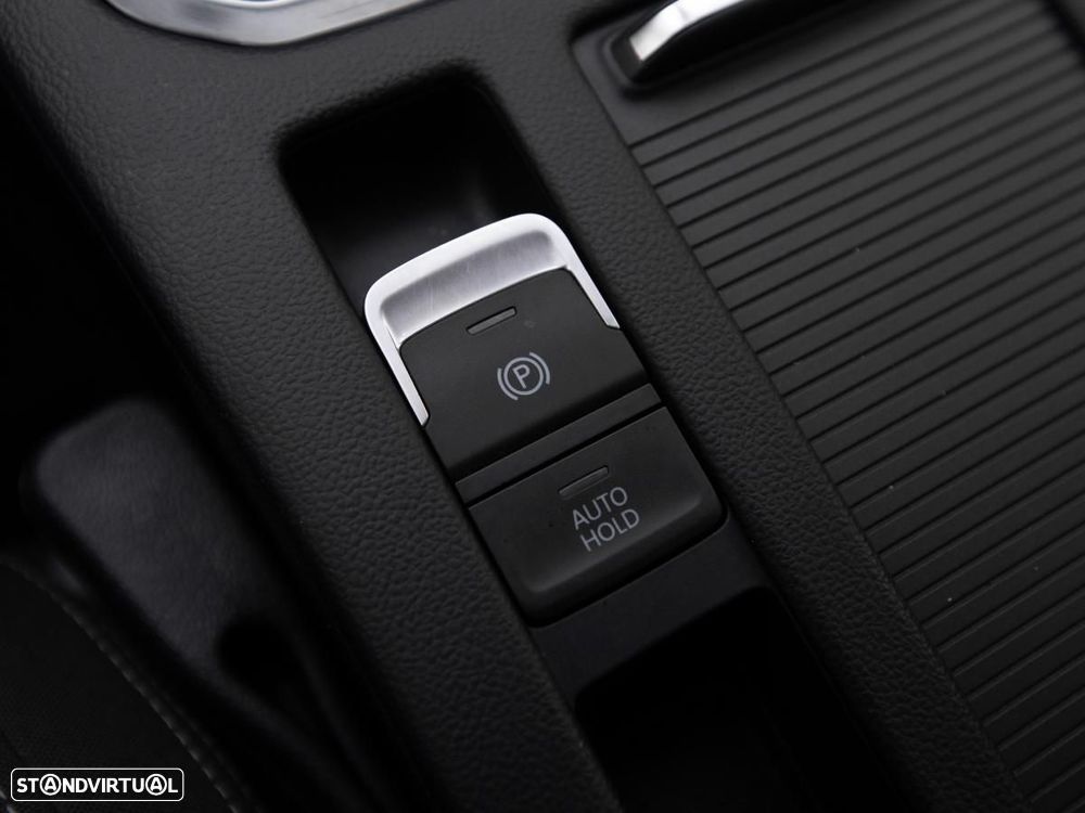 VW Passat 2.0 TDI Business DSG - 19