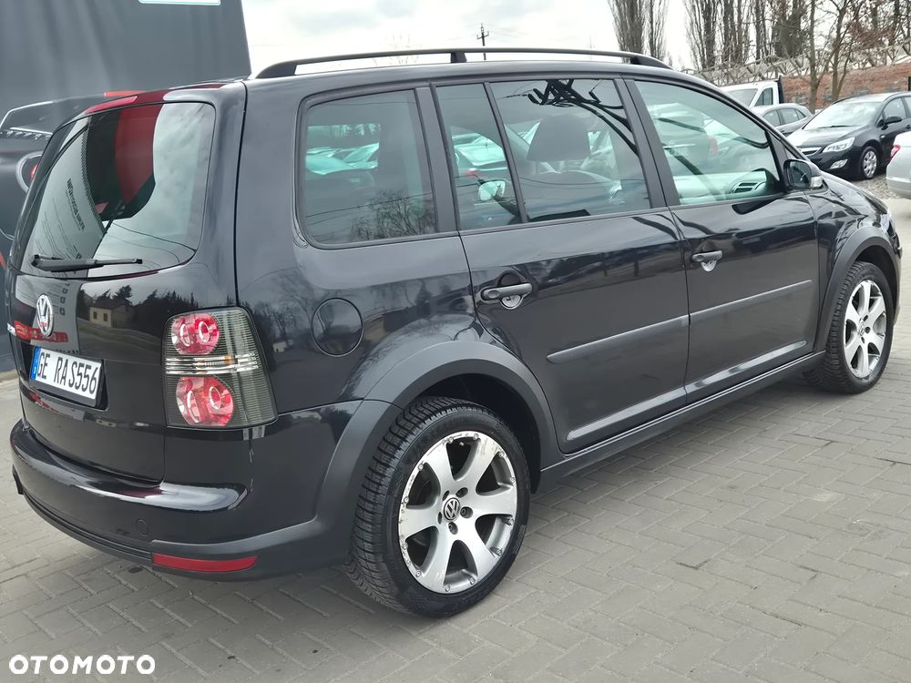 Volkswagen Touran 1.4 TSI Cross - 12