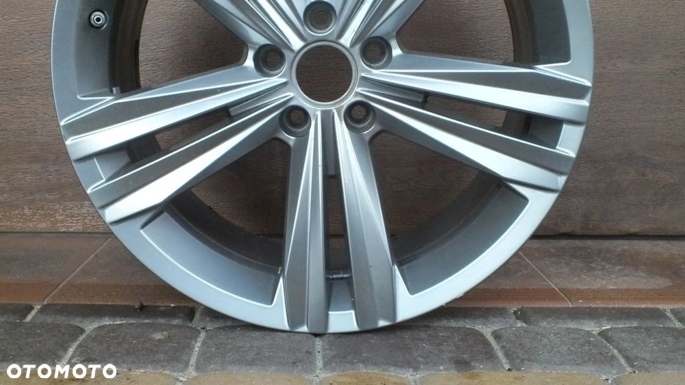 Felga aluminiowa 8,5 x 19 Volkswagen 760601025P - 3