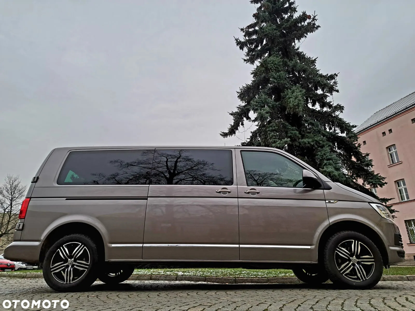 Volkswagen Caravelle - 5