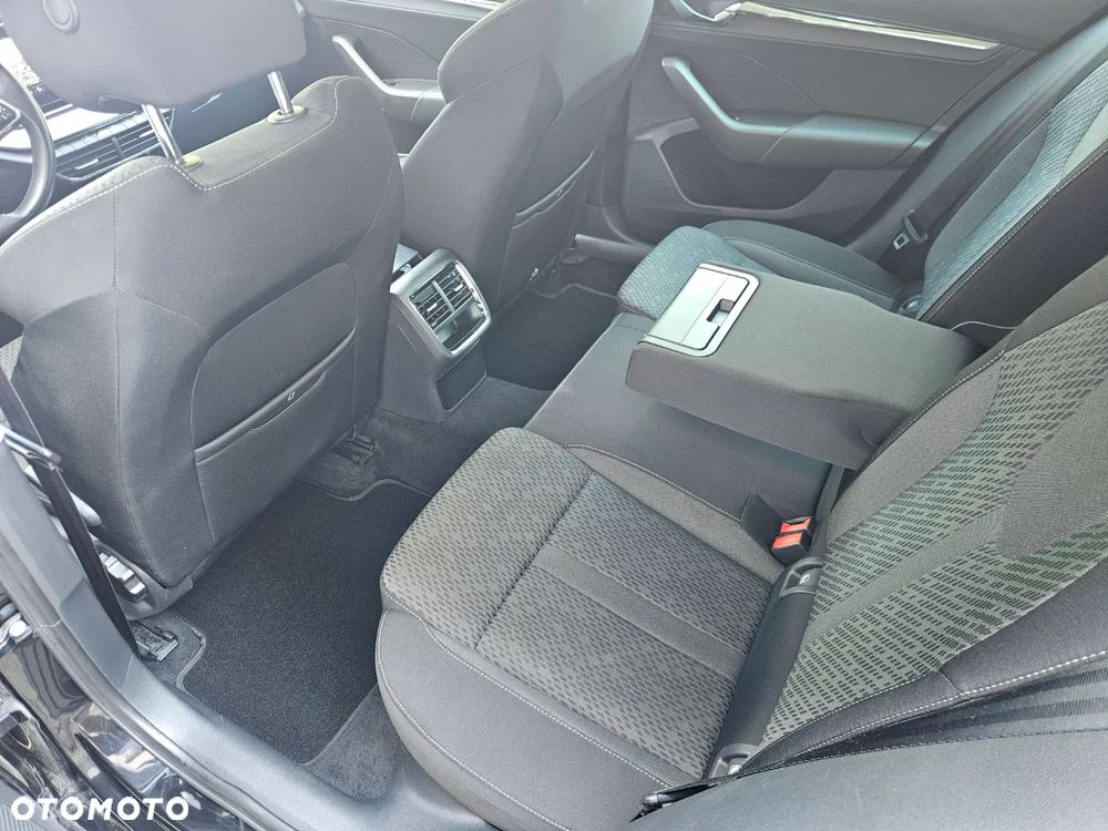 Skoda Octavia 2.0 TDI Style DSG - 24