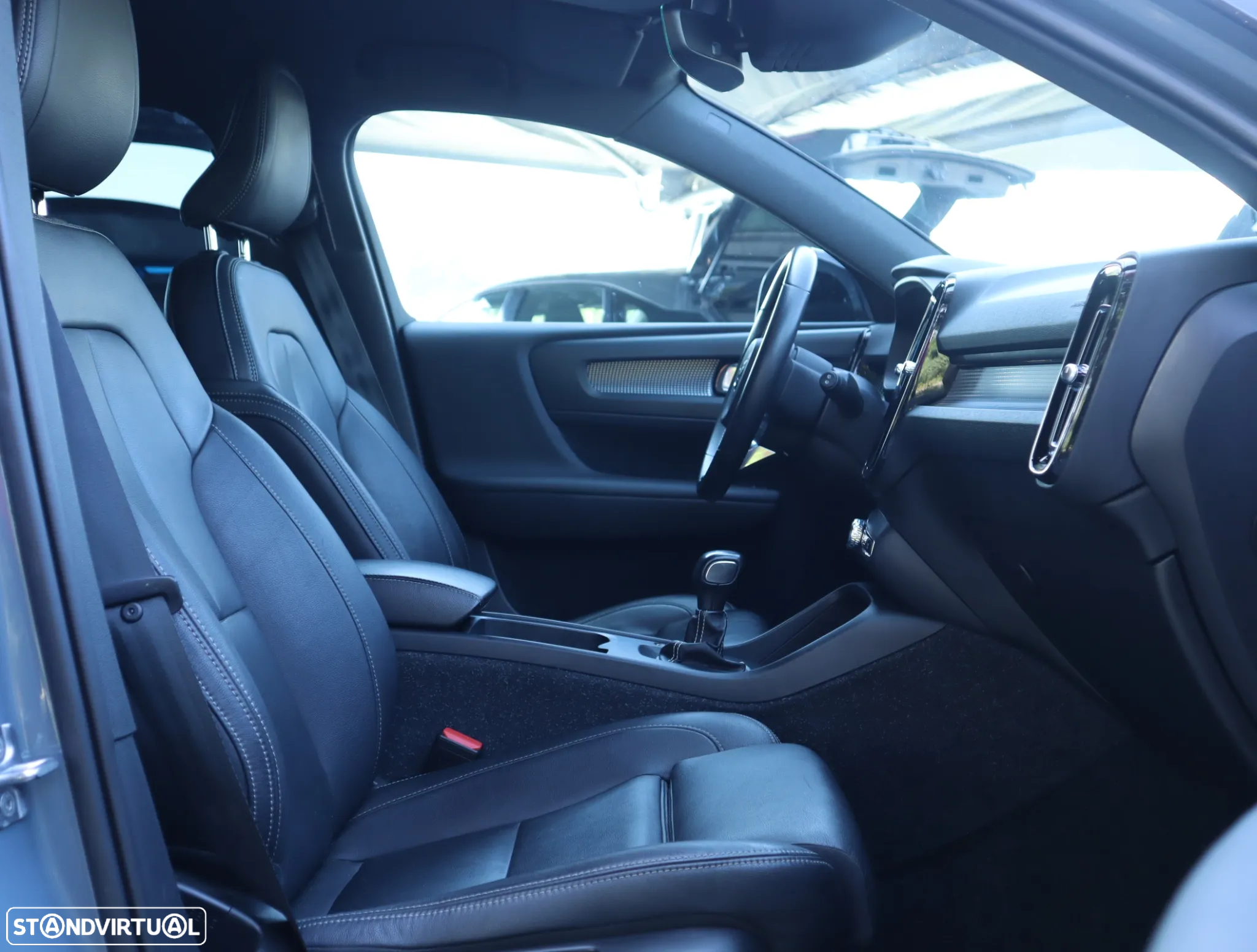 Volvo XC 40 1.5 T3 R-Design - 19