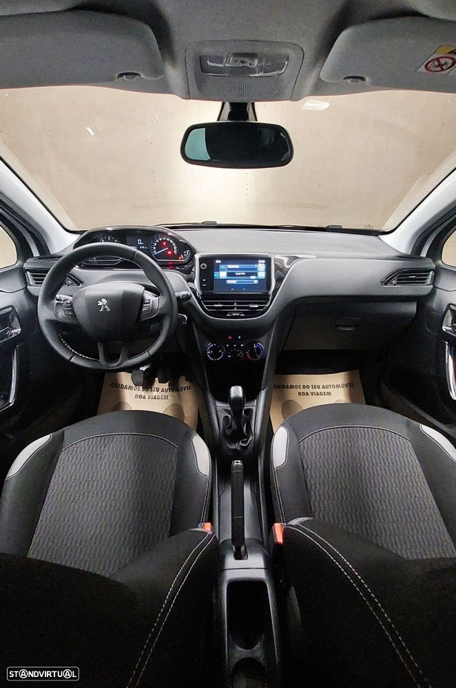 Peugeot 208 - 14
