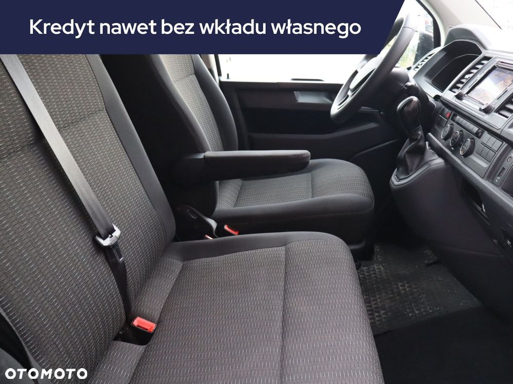 Volkswagen Caravelle - 11
