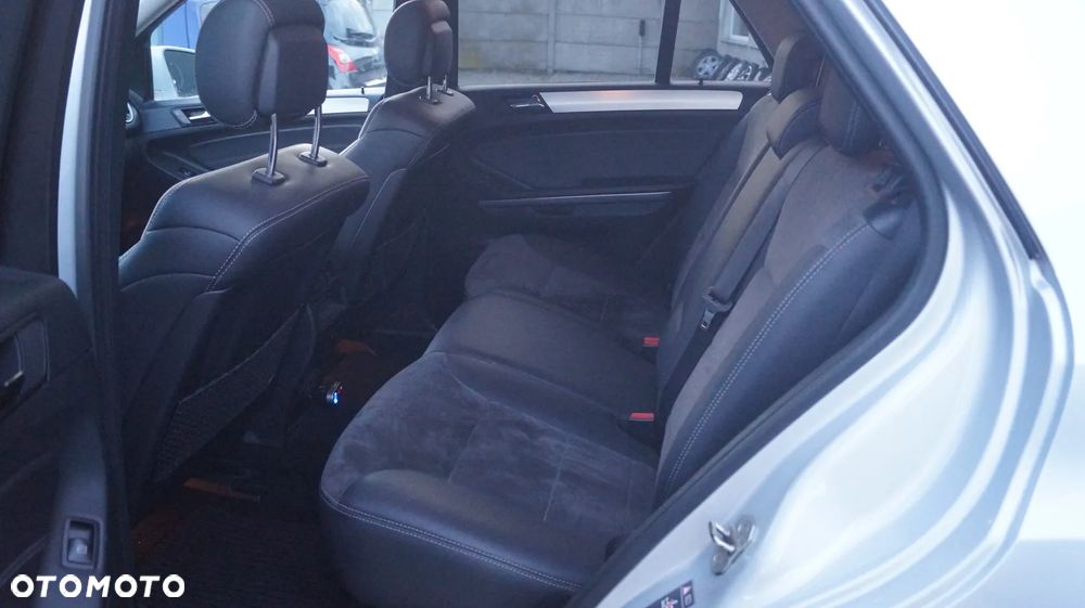 Mercedes-Benz ML 320 CDI 4Matic 7G-TRONIC DPF Edition 10 - 15