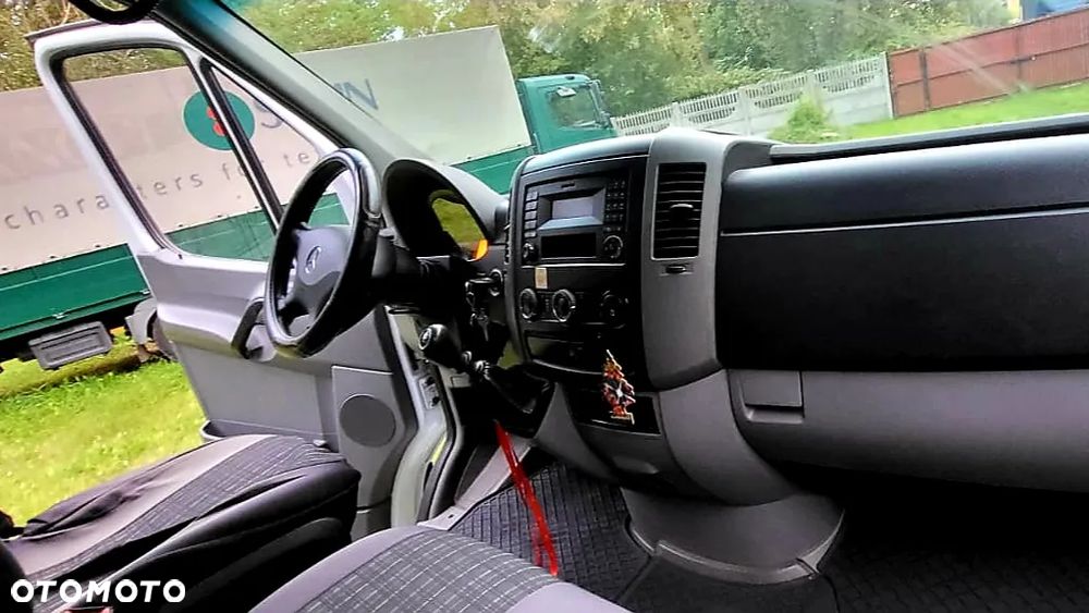 Mercedes-Benz Sprinter - 4