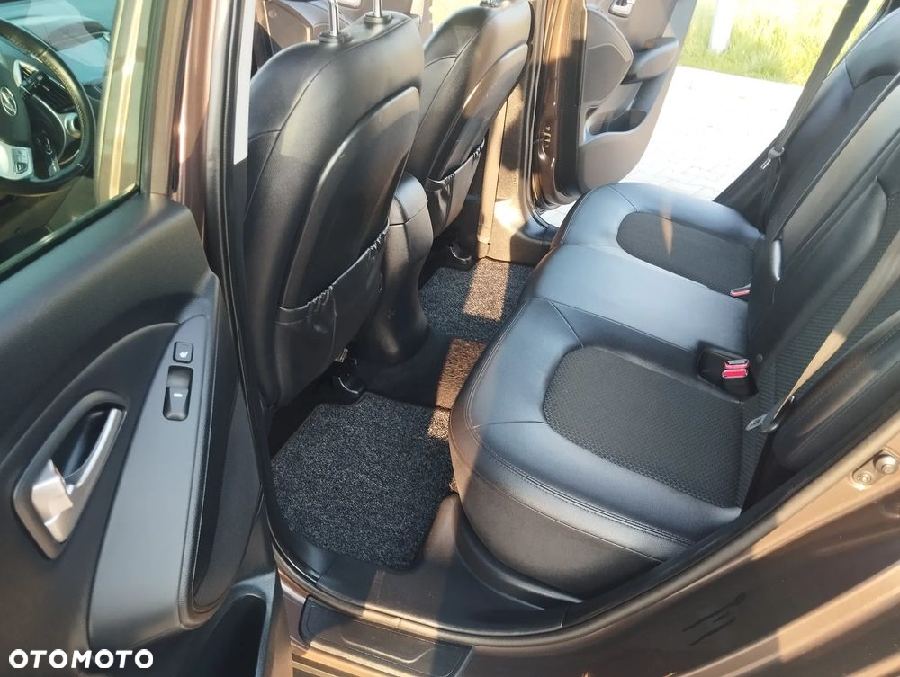 Hyundai ix35 blue 1.6 2WD Finale Gold - 13