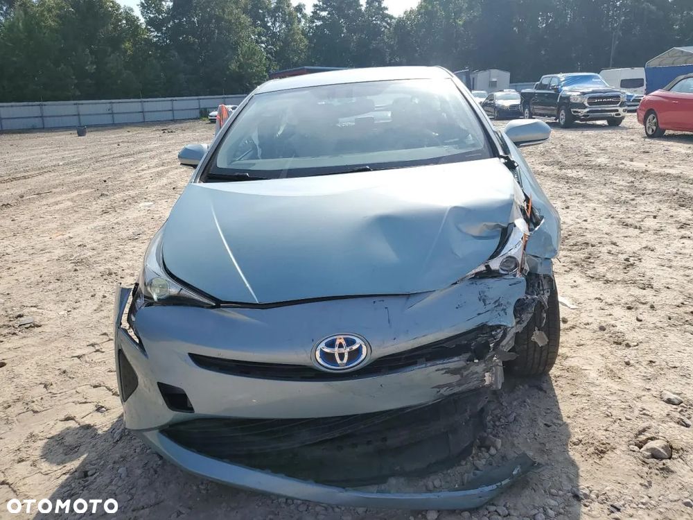 Toyota Prius (Hybrid) - 9