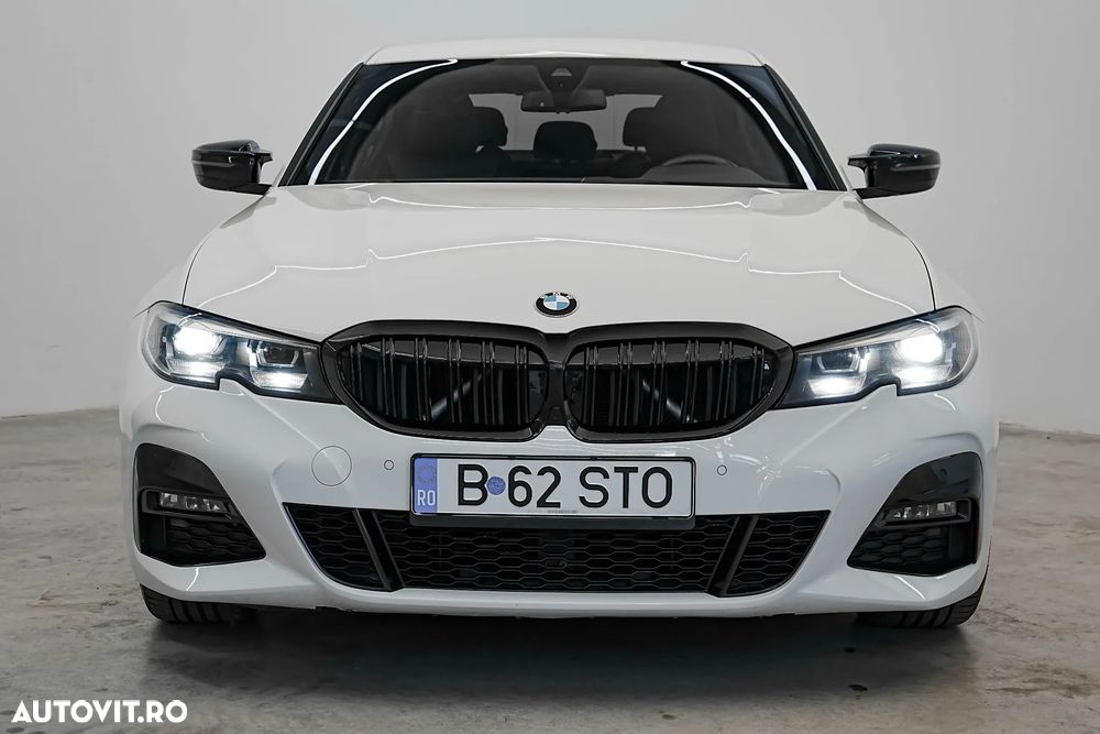 BMW Seria 3 318d Aut. M Sport - 16