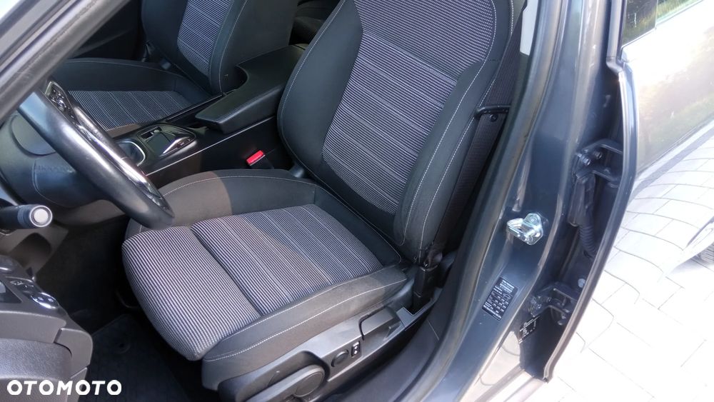 Opel Insignia - 15