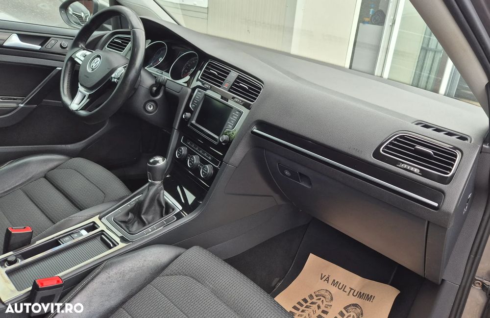 Volkswagen Golf 1.6 TDI Highline - 21